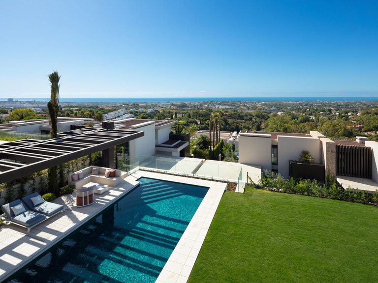 Villa for Sale in Benahavís, Malaga 32