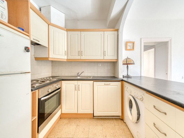 Apartment for Sale in The Golden Mile, Malaga 10