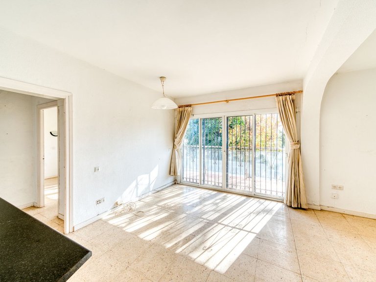 Apartment for Sale in The Golden Mile, Malaga 12