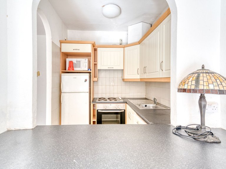 Apartment for Sale in The Golden Mile, Malaga 13