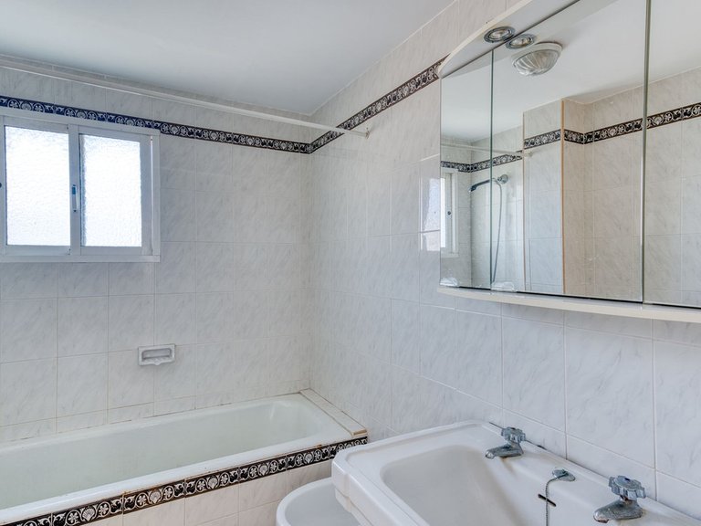 Apartment for Sale in The Golden Mile, Malaga 14
