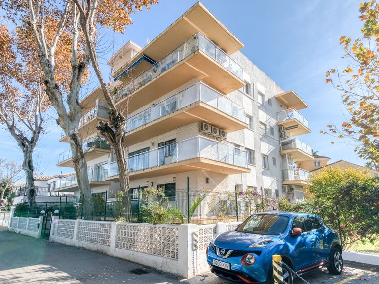Apartment for Sale in The Golden Mile, Malaga 19