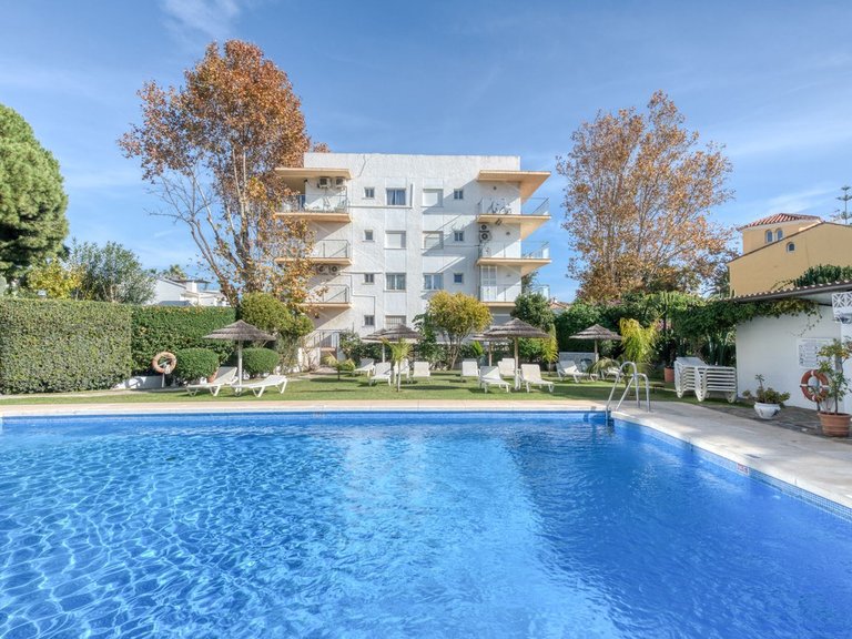 Apartment for Sale in The Golden Mile, Malaga 20