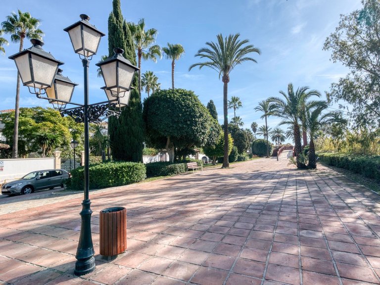 Apartment for Sale in The Golden Mile, Malaga 24