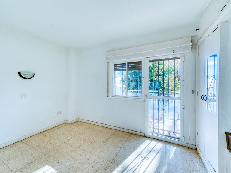 Apartment for Sale in The Golden Mile, Malaga 4