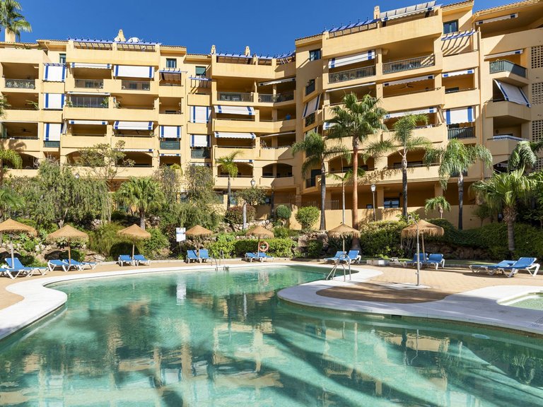 Apartment for Sale in San Pedro De Alcántara, Malaga 1