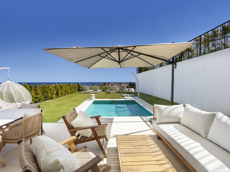 Villa for Sale in Estepona, Malaga 1