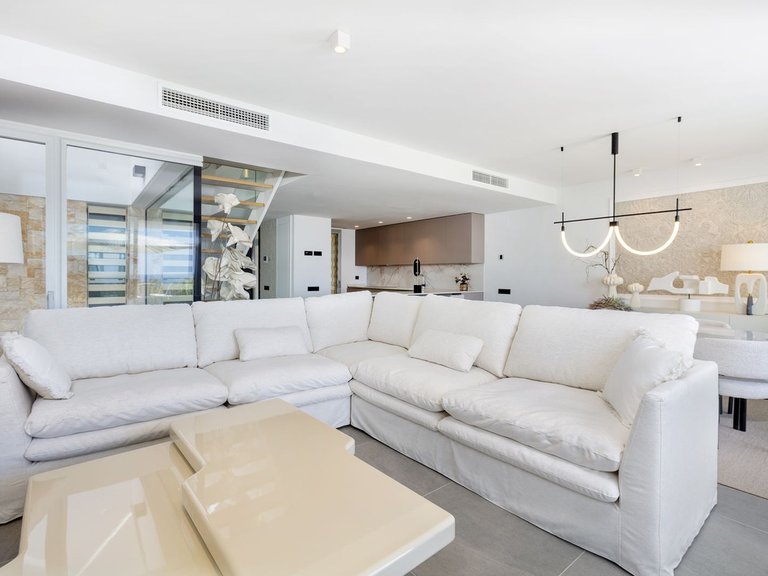 Villa for Sale in Estepona, Malaga 2