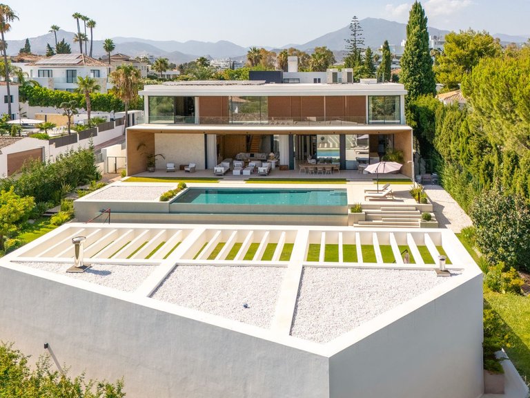 Villa for Sale in Guadalmina Alta, Malaga 23