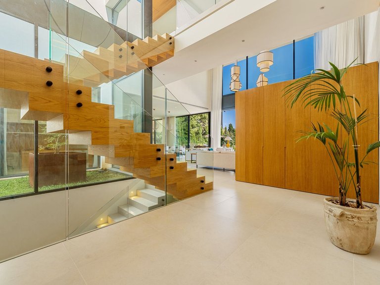Villa for Sale in Guadalmina Alta, Malaga 28