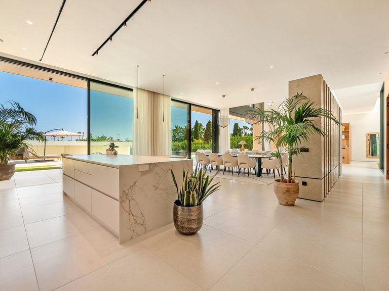 Villa for Sale in Guadalmina Alta, Malaga 7