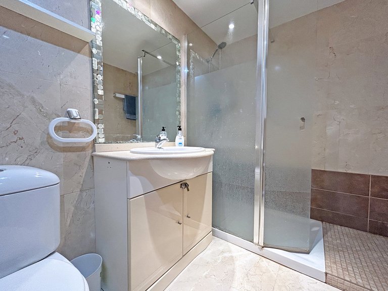 Apartment for Sale in Guadalmina Alta, Malaga 11