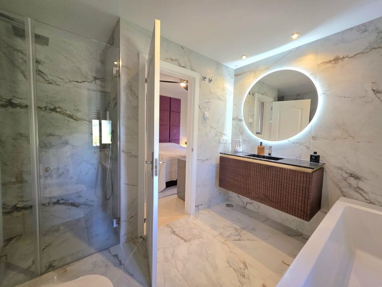 Apartment for Sale in Benahavís, Malaga 18
