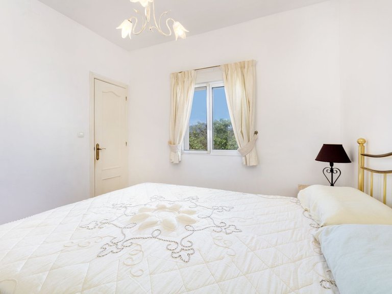 Country House for Sale in Pizarra, Malaga 10