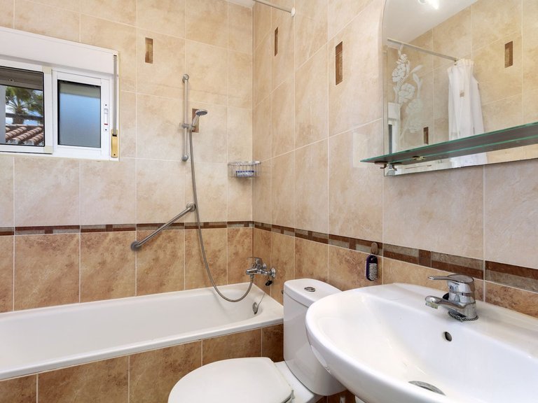 Country House for Sale in Pizarra, Malaga 11