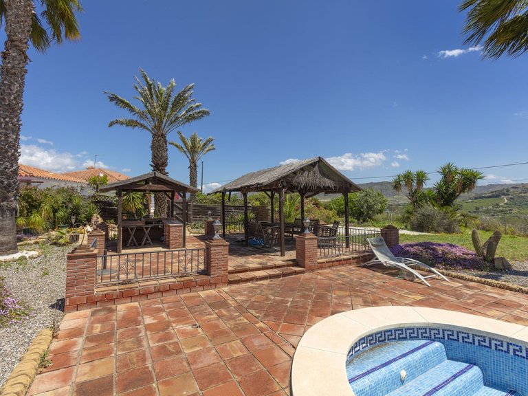 Country House for Sale in Pizarra, Malaga 13