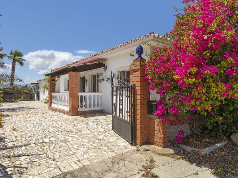 Country House for Sale in Pizarra, Malaga 2