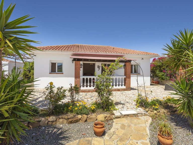 Country House for Sale in Pizarra, Malaga 3