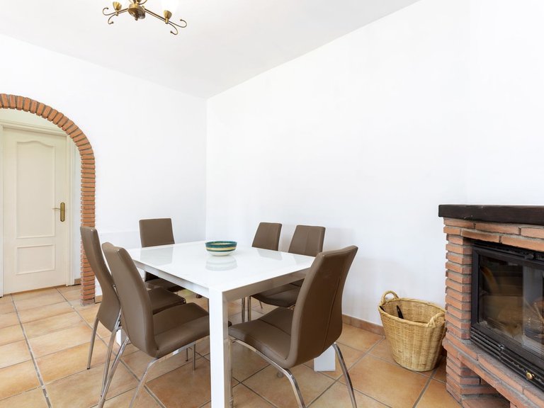 Country House for Sale in Pizarra, Malaga 7
