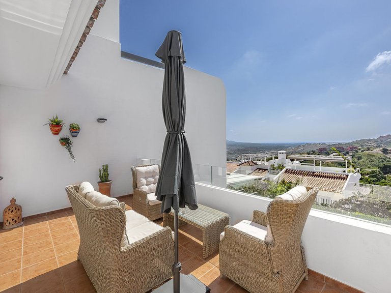 Apartment for Sale in La Mairena, Malaga 1