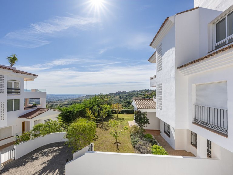 Apartment for Sale in La Mairena, Malaga 11