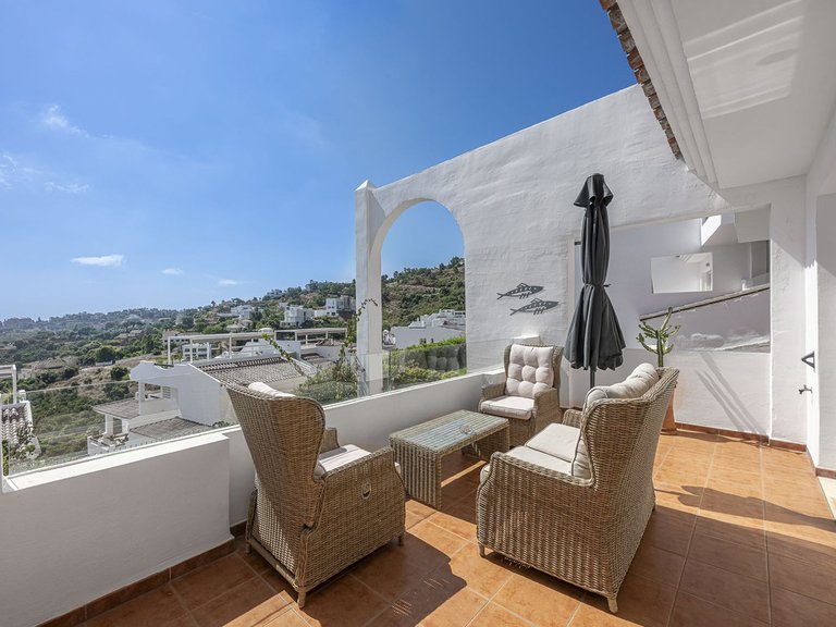 Apartment for Sale in La Mairena, Malaga 4