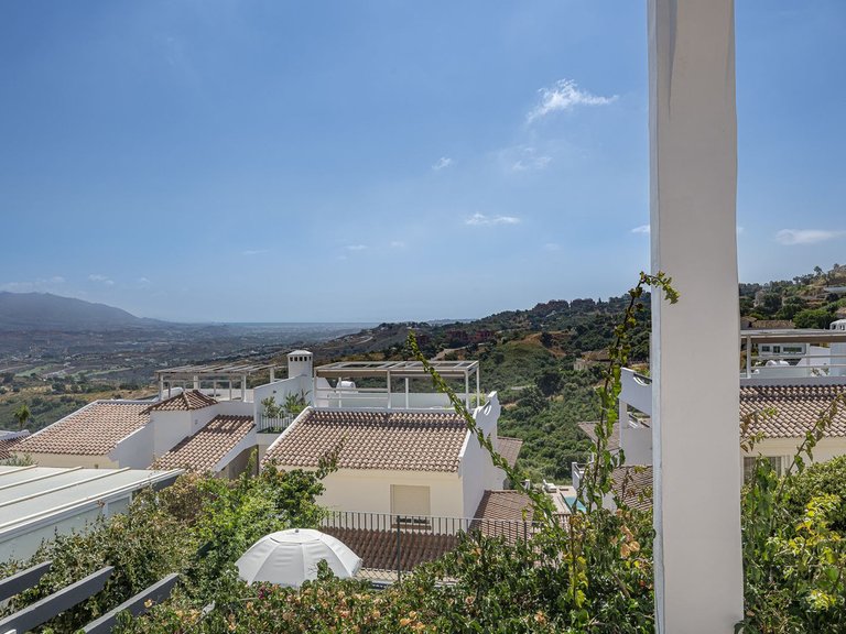 Apartment for Sale in La Mairena, Malaga 5