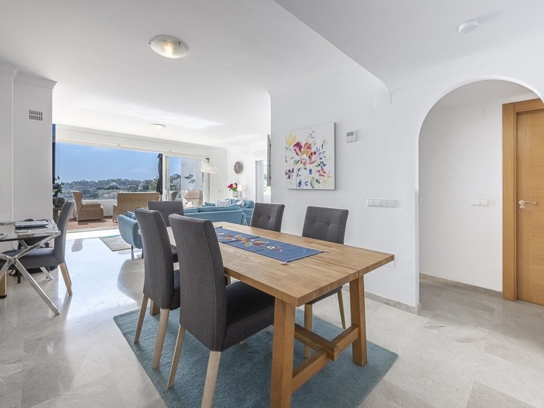 Apartment for Sale in La Mairena, Malaga 7