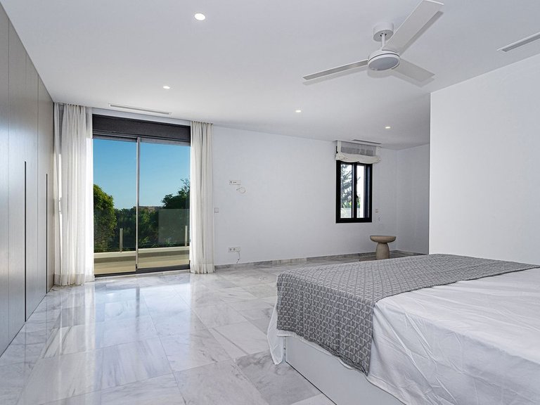 Villa for Sale in Marbella, Malaga 48