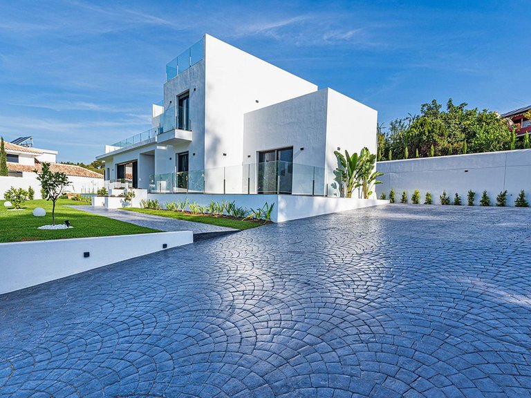 Villa for Sale in Marbella, Malaga 6