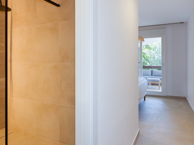 Apartment for Sale in Nueva Andalucía, Malaga 22