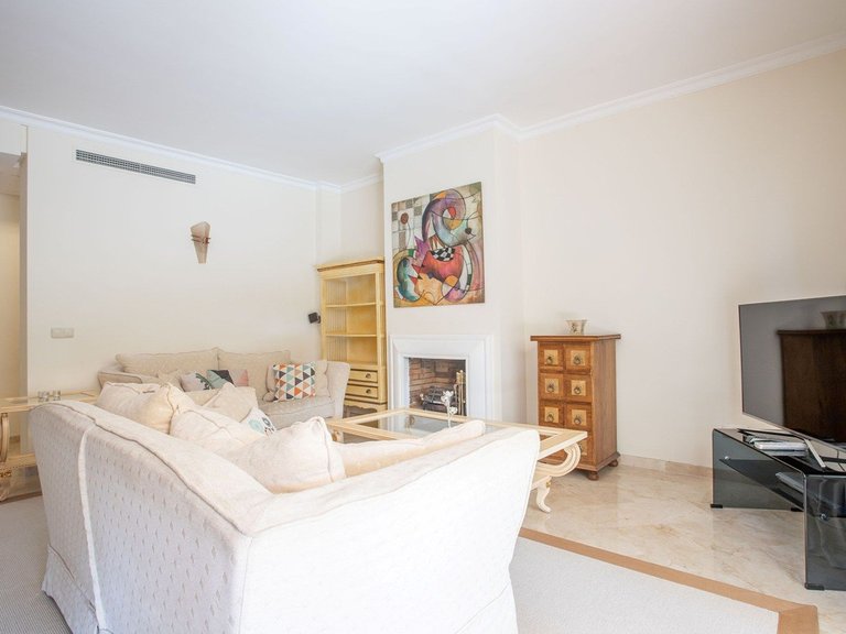 Apartment for Sale in Benahavís, Malaga 11