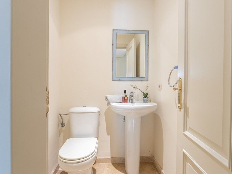 Apartment for Sale in Benahavís, Malaga 25
