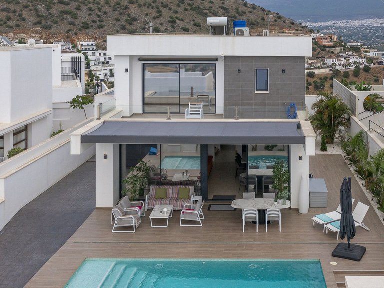 Villa for Sale in Coín, Malaga 1