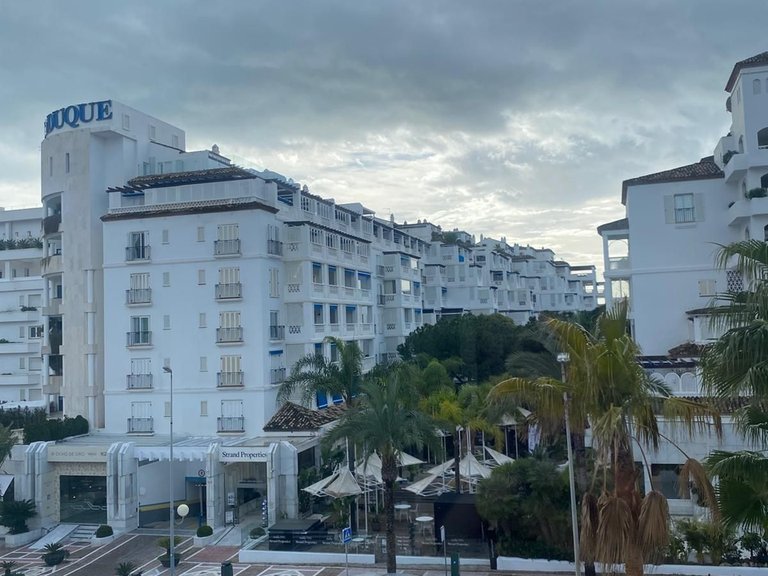 Apartment for Sale in Puerto Banús, Malaga 1