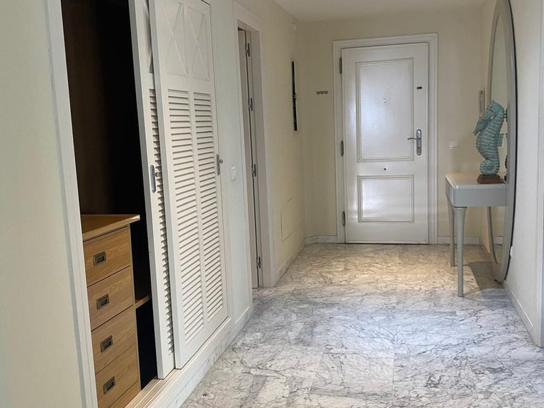 Apartment for Sale in Puerto Banús, Malaga 15