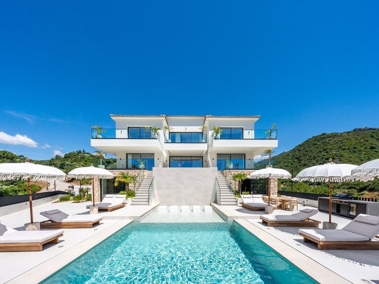 Villa for Sale in Benahavís, Malaga 1