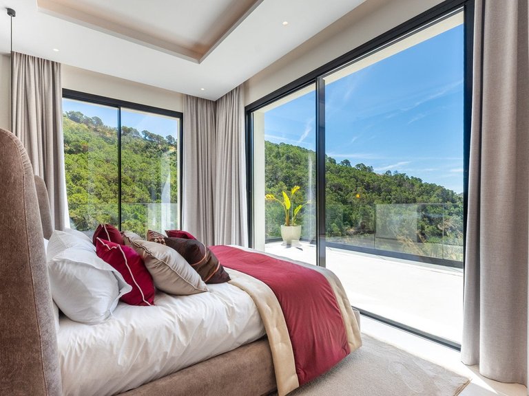 Villa for Sale in Benahavís, Malaga 11