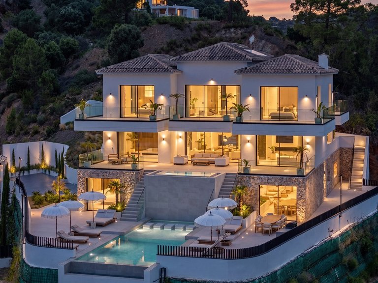 Villa for Sale in Benahavís, Malaga 34
