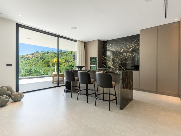 Villa for Sale in Benahavís, Malaga 8
