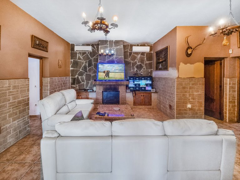 Villa for Sale in Casares, Malaga 14