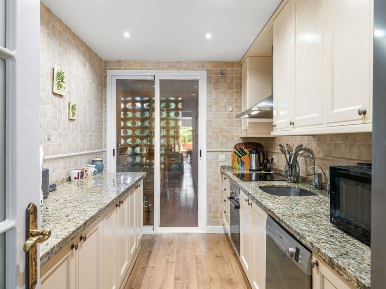 Apartment for Sale in Marbella, Malaga 19