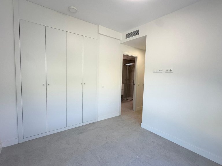 Apartment for Sale in Benalmadena, Malaga 11