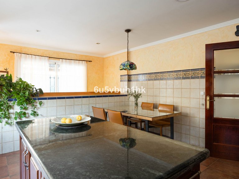 Villa for Sale in Málaga, Malaga 14