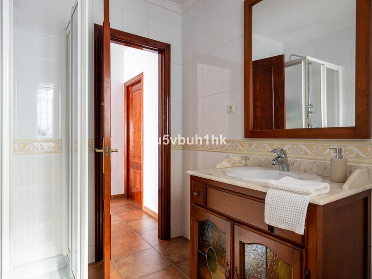 Villa for Sale in Málaga, Malaga 23