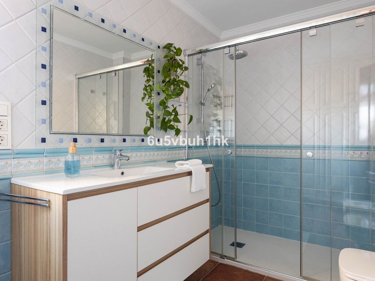Villa for Sale in Málaga, Malaga 25