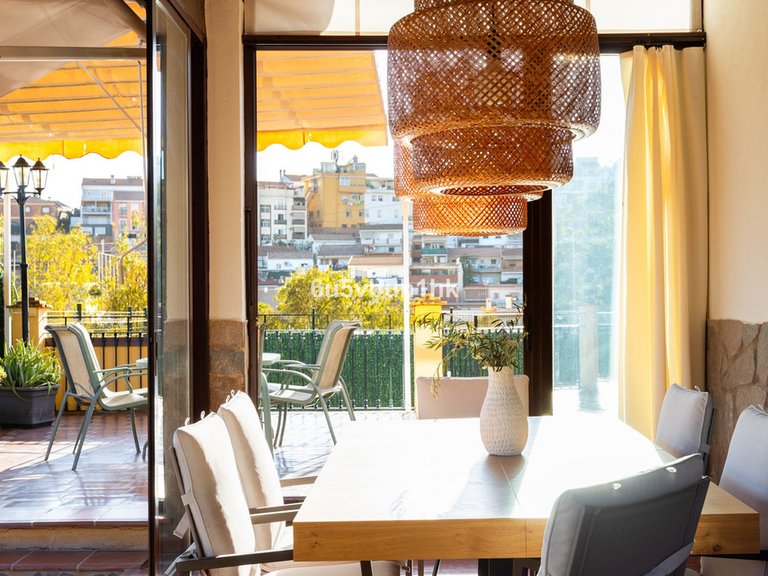 Villa for Sale in Málaga, Malaga 28