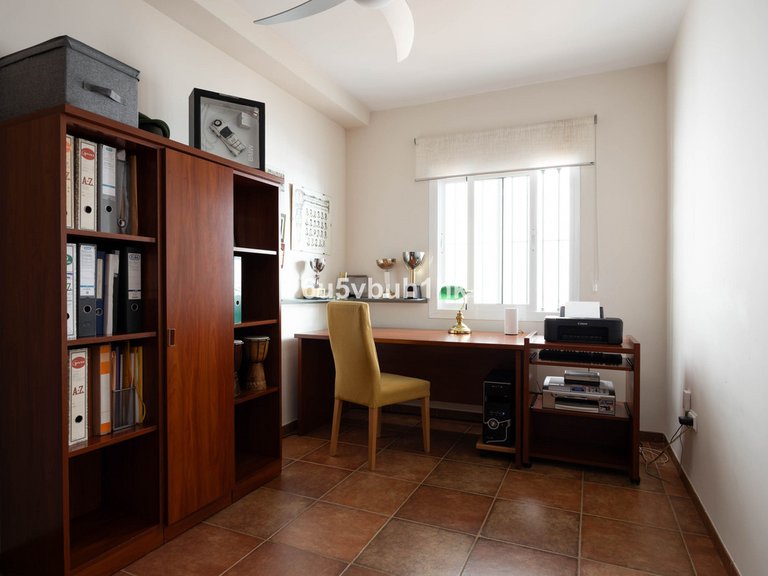 Villa for Sale in Málaga, Malaga 39