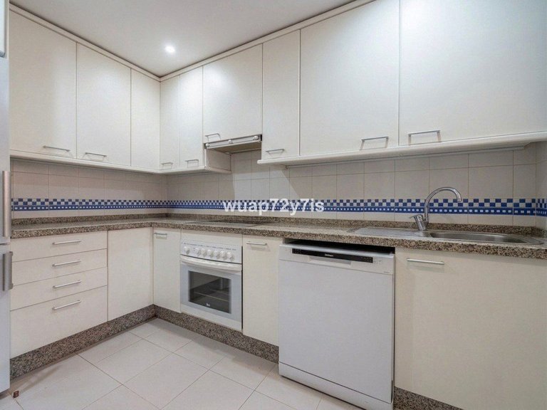 Apartment for Sale in El Rosario, Malaga 11