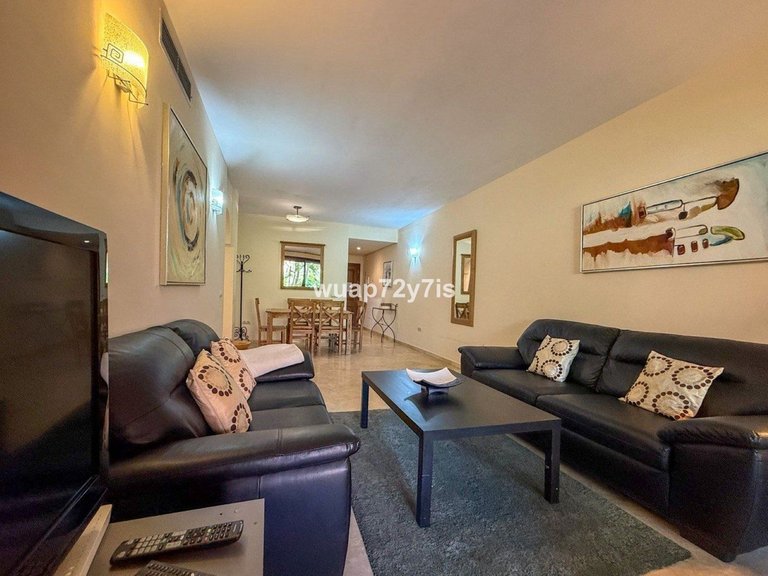 Apartment for Sale in El Rosario, Malaga 9